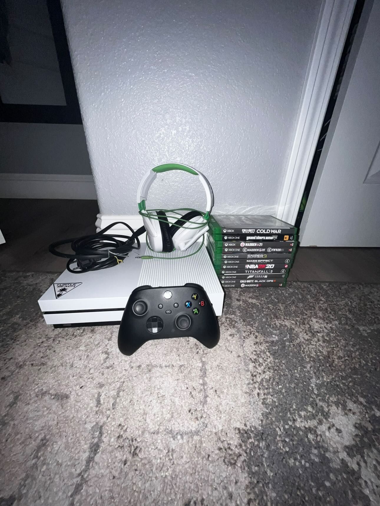 Xbox One S Bundle With Games And Acceso