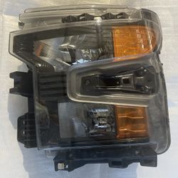2022,2023 CHEVY SILVERADO 1500 HEADLIGHT 