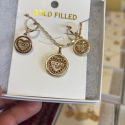 Mom Necklace With Earrings 