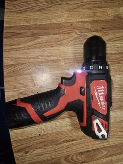 Milwaukee M12 Drill