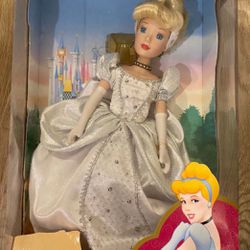 Disney Princess Keepsake Porcelain Dolls