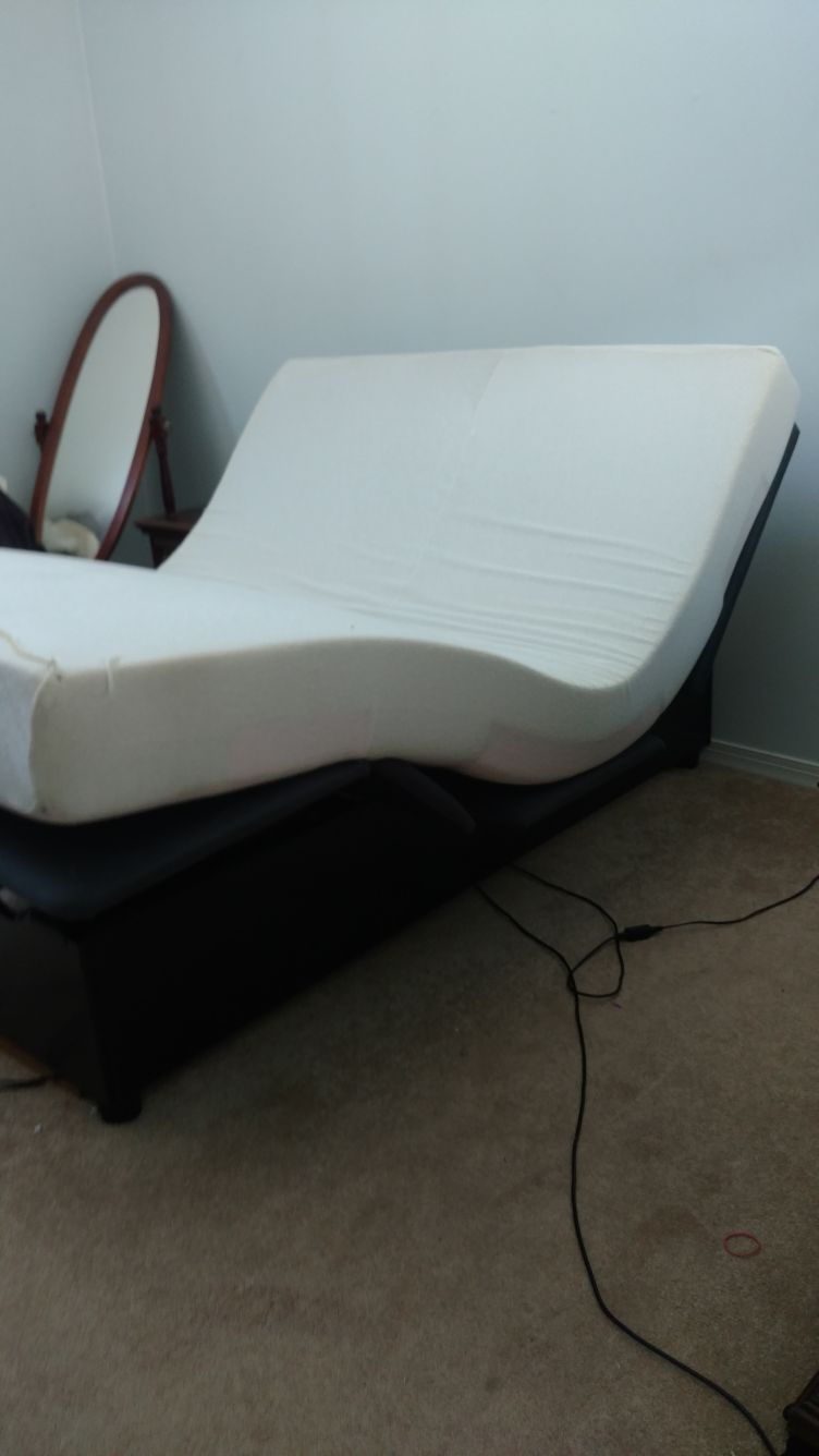 Ashley Queen adjustable bed with remote