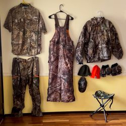 I am selling a set of hunting clothing 1 jacket L brand Field & Stream 1871 1 overalls size XL brand Field & Stream 1 pants size XL brand Fiel & Strea