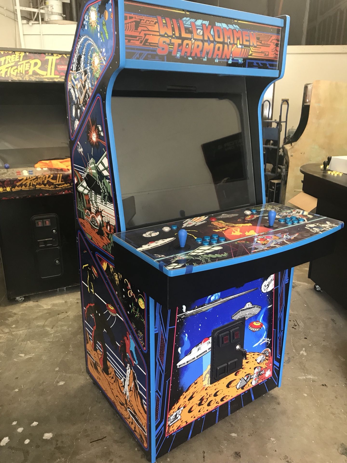 New Advanced Arcade, 2 Player, 32” LCD, 6000 games MAME HyperSpin