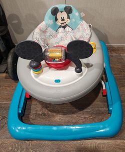 Minnie Mouse Walker 