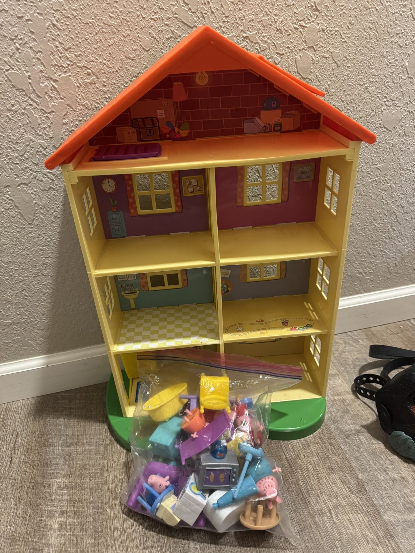 Peppa Pig Doll House