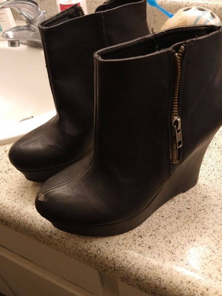 Missano Boots Number 7
