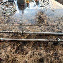 60IN cast iron barbell

Elevate your weightlifting regimen with our 60-inch threaded chrome barbell bar, designed for both gym enthusiasts and serious