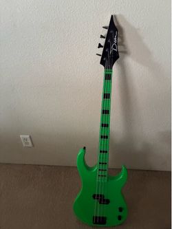 Dean bass 4 string