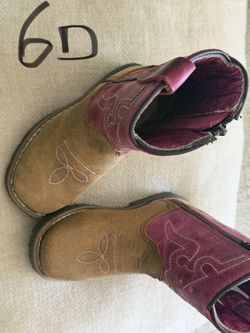 Vendo Botas Niña 6