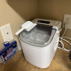 Countertop Ice Maker – Works Perfectly