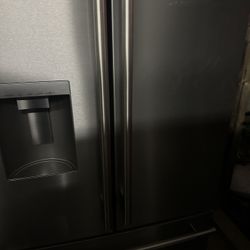 Brand New Kitchenaid Trio Stainless Steel 30 Cu.fridge 