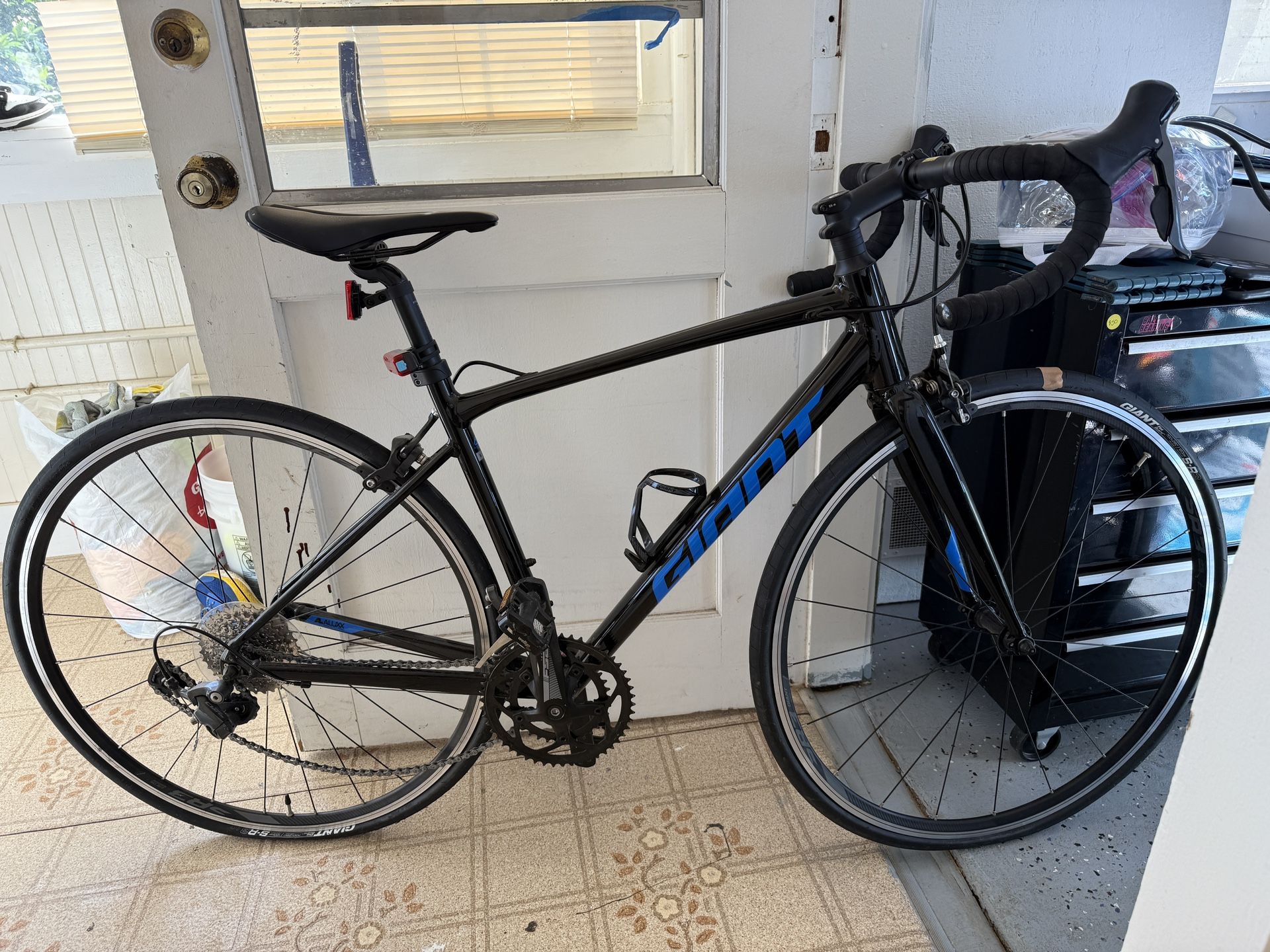 2021 Giant Contend 3 