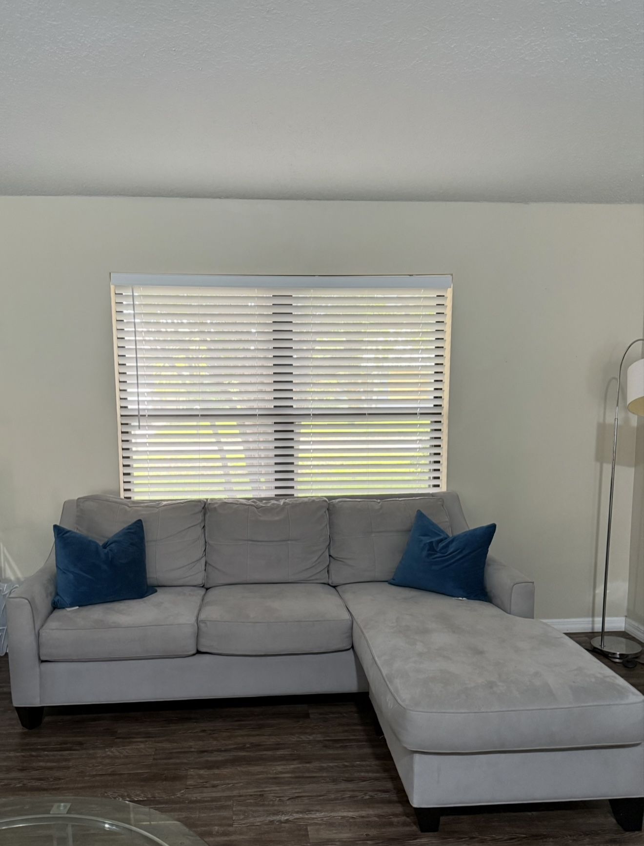 Rooms To Go Cindy Crawford Grey Sectional