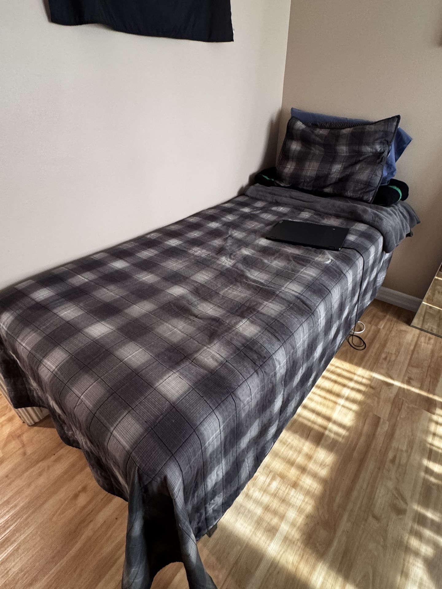 Twin XL Bed
