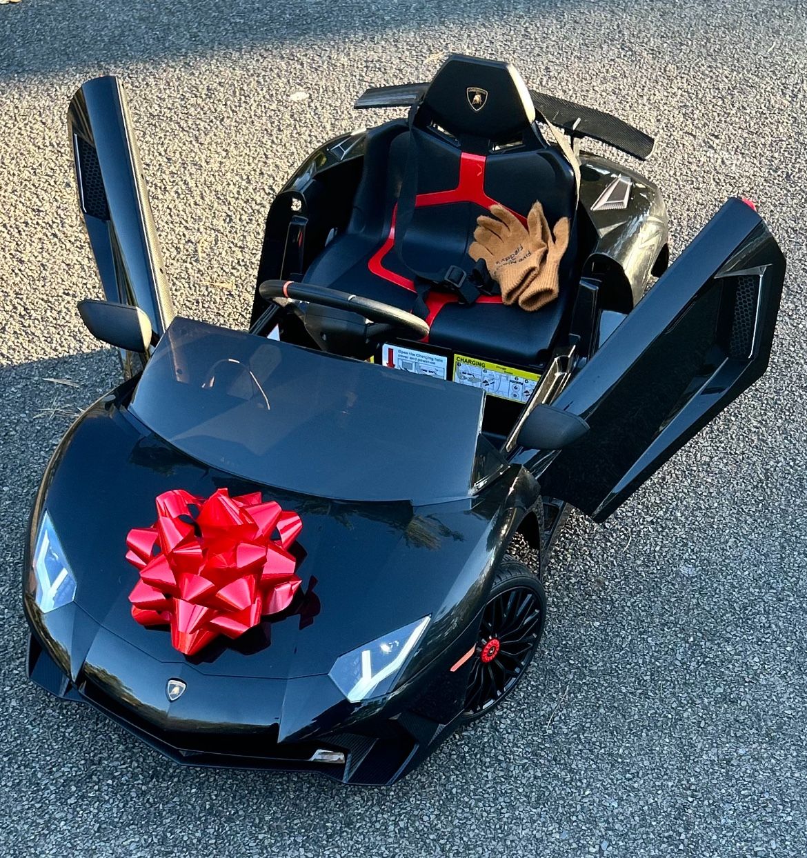 Lamborghini Aventador Battery Powered Sports Car Toy with 2 Speeds, Parent Control, Sound System  Lamborghini Aventador Battery Powered Sports Car Toy