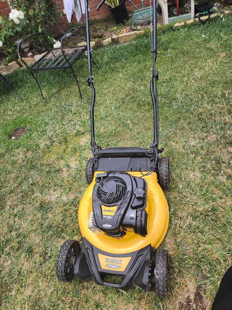 Dewalt Gas Lawnmower Used 1 Time Like New No Bag Self propelled $200 In Oxnard Ca