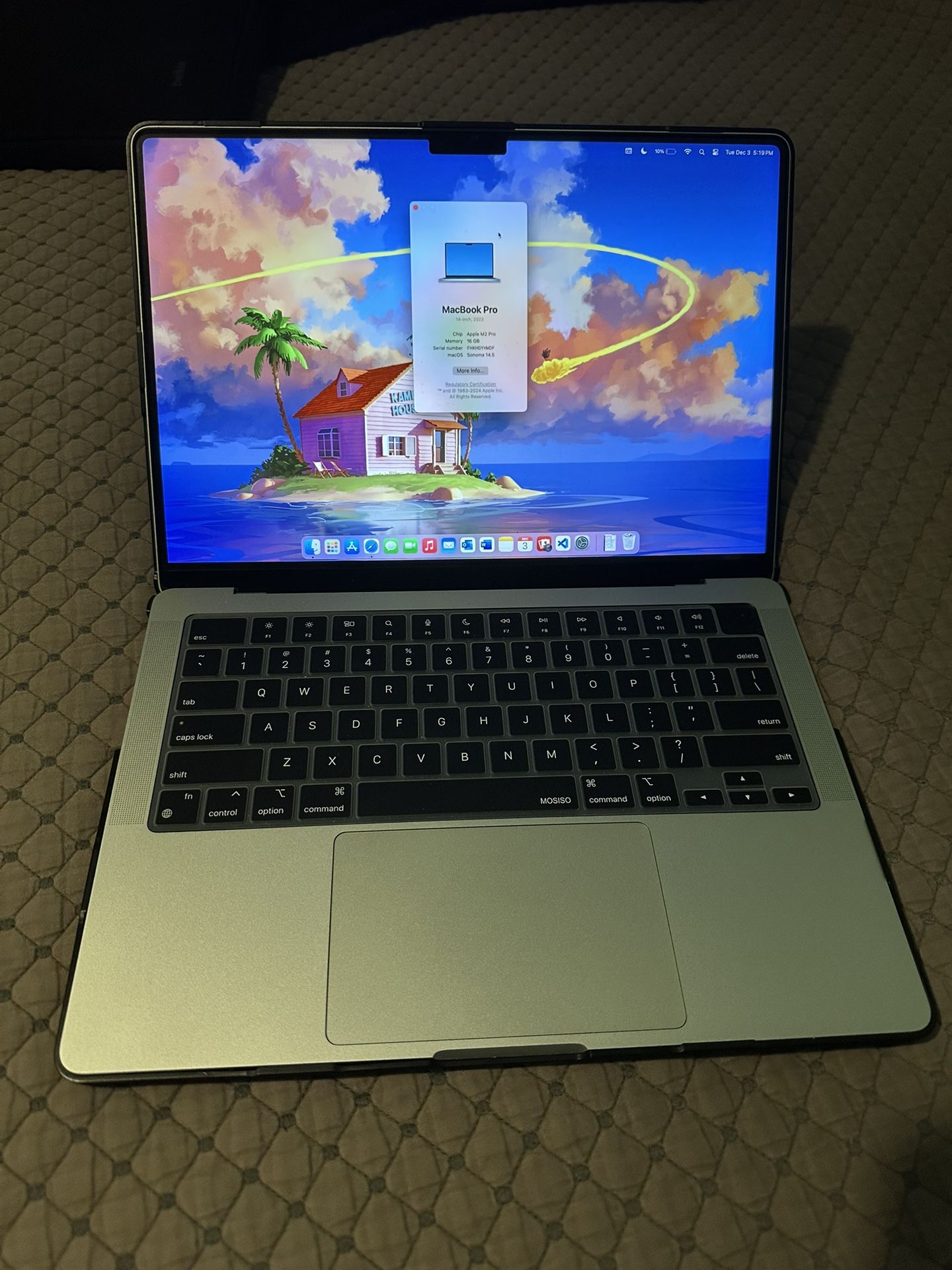 MacBook Pro 2023 16GB Ram, 512 GB SSD
