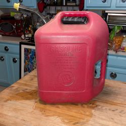 5 Gallon Gas Can With Spout 