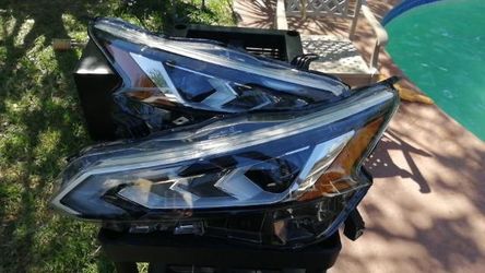 2019-2020 Nissan Altima headlights pair OEM