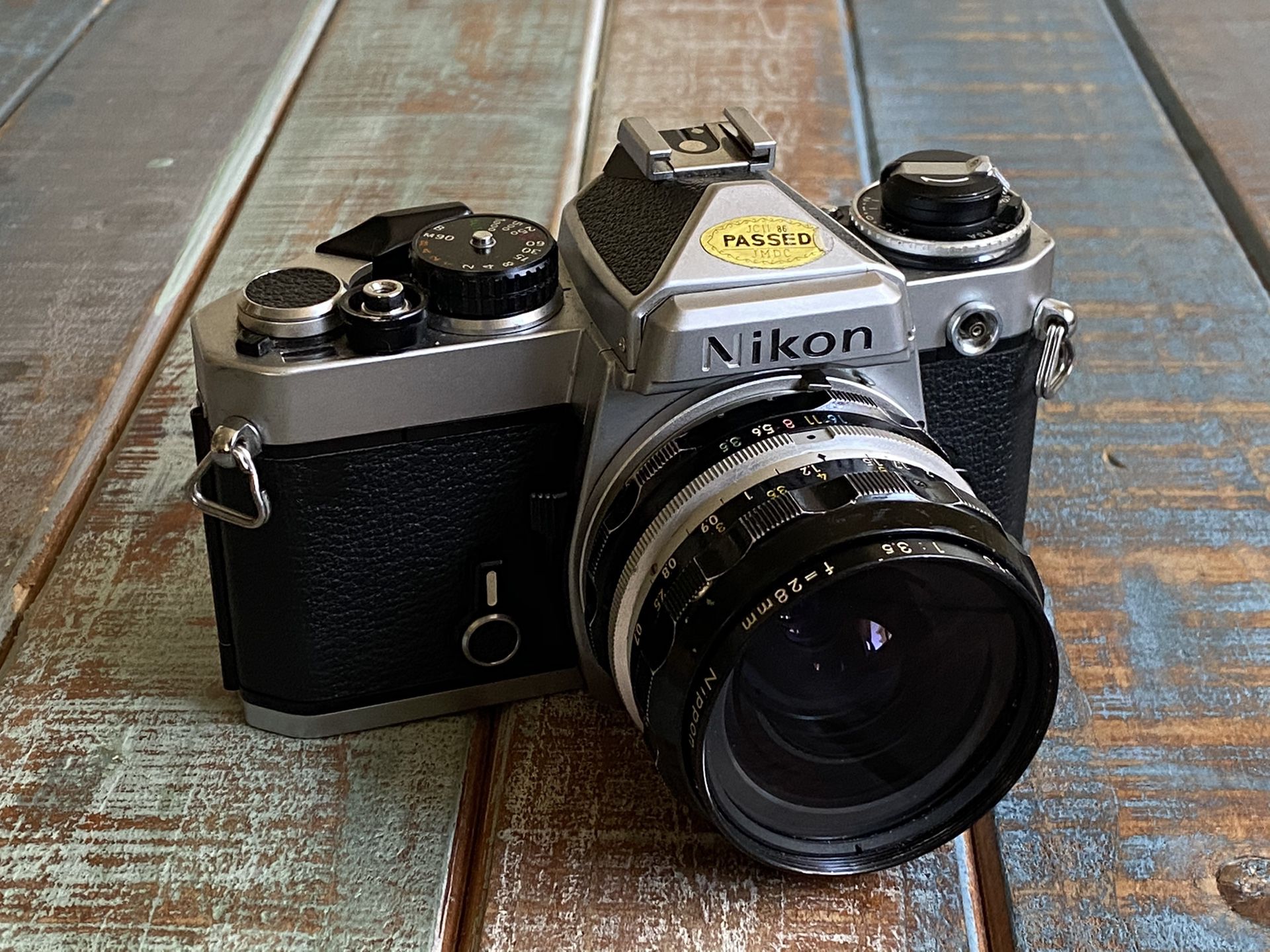 Nikon FE - 28mm 3.5