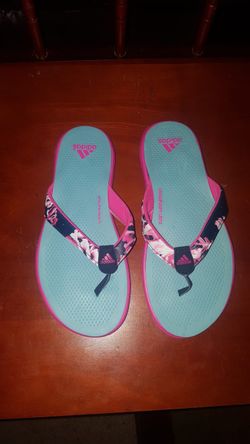 Adidas girl size 2Y new