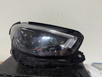 MERCEDES E CLASS RIGHT HEADLIGHT 2023