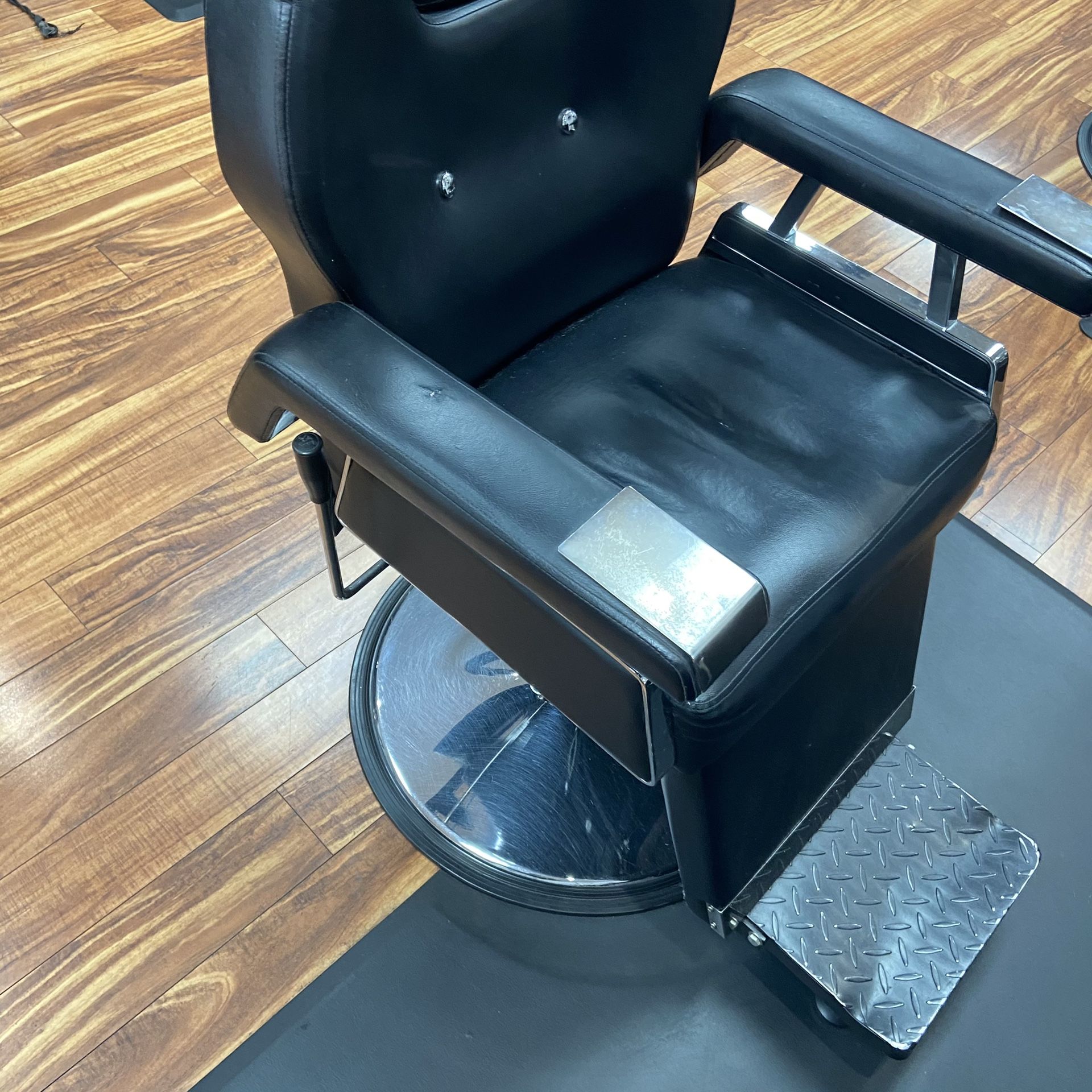 Barber chairs 4 Left