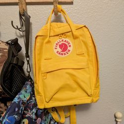 Fjallraven Kanken Mini Backpack