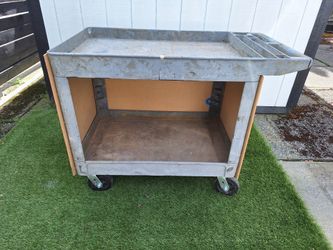 Rubbermaid full size tool cart