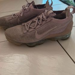 Nike Vapormax Women’s Size 9, Lilac - In Great Condition!