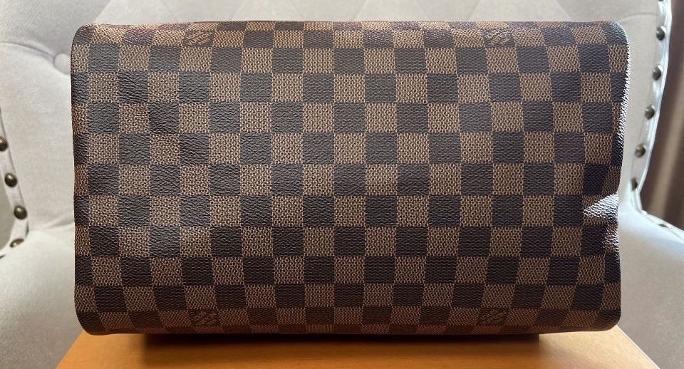 Authentic Louis Vuitton Damier Azur Speedy 30 Bandouliere for Sale in  Puyallup, WA - OfferUp