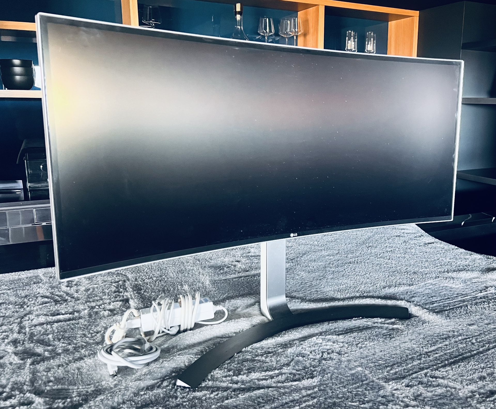 LG 34UC98-W 34” Curved UltraWide WQHD IPS Monitor - Excellent Condition