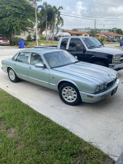 2000 Jaguar XJ8
