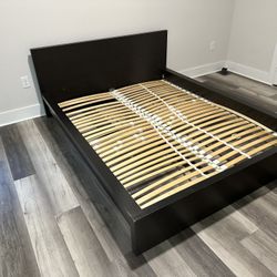 QUEEN BED FRAME !!!