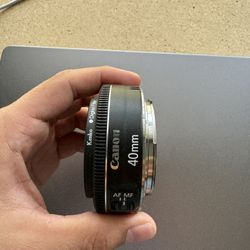 Canon lens ( EF 40mm f/2.8 STM )