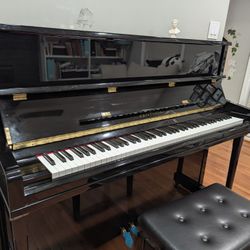 ### 🎹 **Stunning High-Polish Ebony Cristofori Upright Piano CRV480L – Like-New Condition!** 🎹