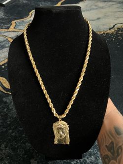 10K Gold Rope Chain 6.7MM Thickkkk W/ JesusPendant