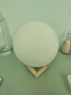 3D Moon With Mount