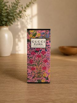 GUCCI  FLORA GORGEOUS GARDENIA EAU DE PARFUM PARA MUJER  100  ml (3.3) FL OZ
