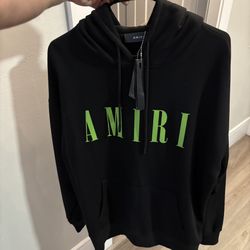 Men’s Sweater Size M/L