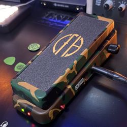 Dunlop Dimebag Darrell Cry Baby From Hell Wah (DB01) – Camo Finish