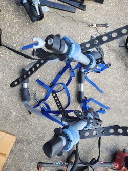 2 Thule 2 bike bicycle racks available adjustable for most vehicles $30 each FIRM