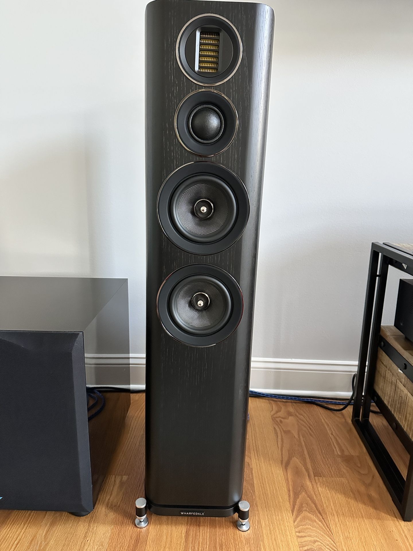 Wharfedale EVO 4.4 Tower speakers