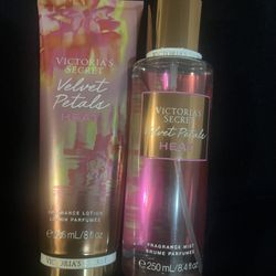 Victorias Secret Mist And Lotion Full Size “Velvet Petals Heat”