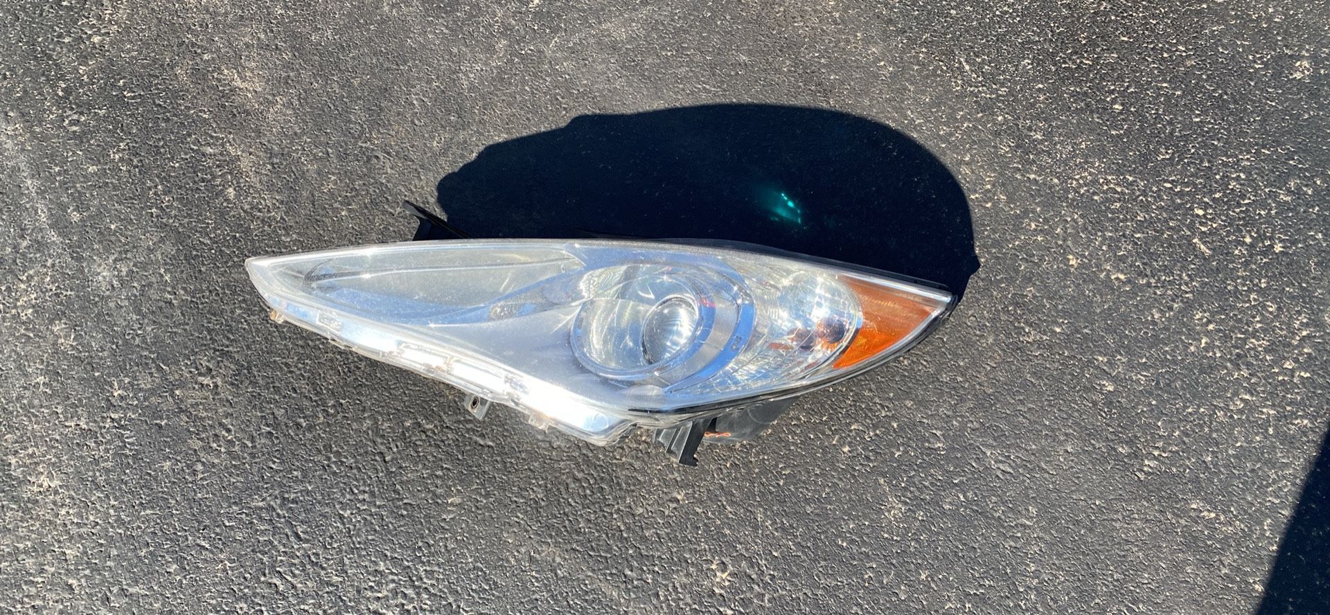 2011-2014 Hyundai Sonata Headlight
