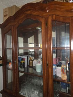 Hutch cabinet