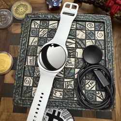 Samsung galaxy watch 8 40mm white Bluetooth