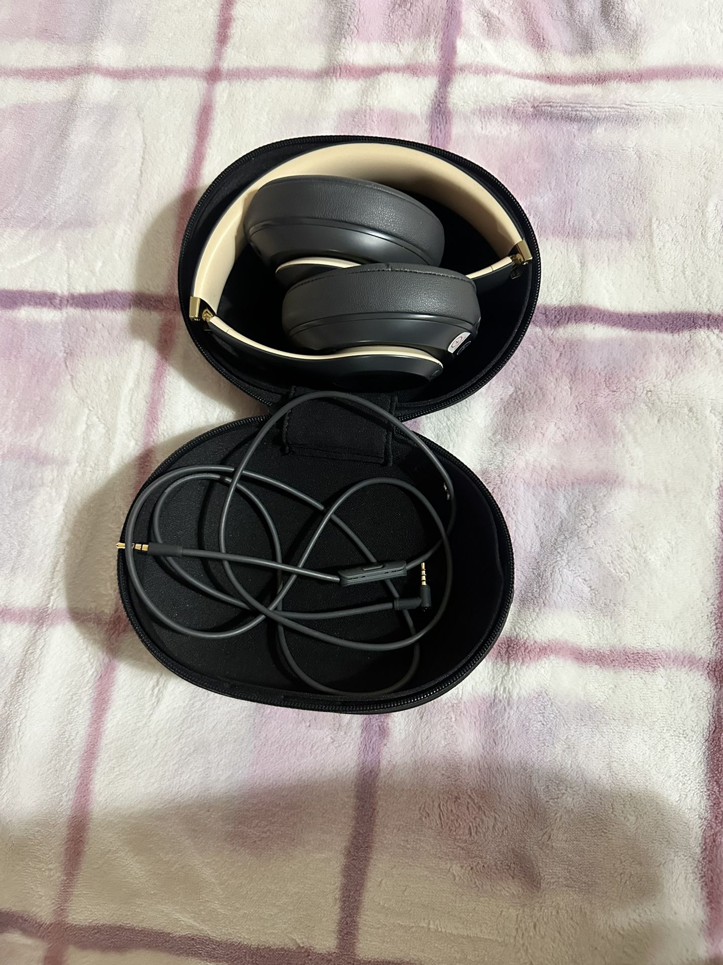 Beats (black And Grey)