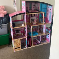 Doll House Free!!!
